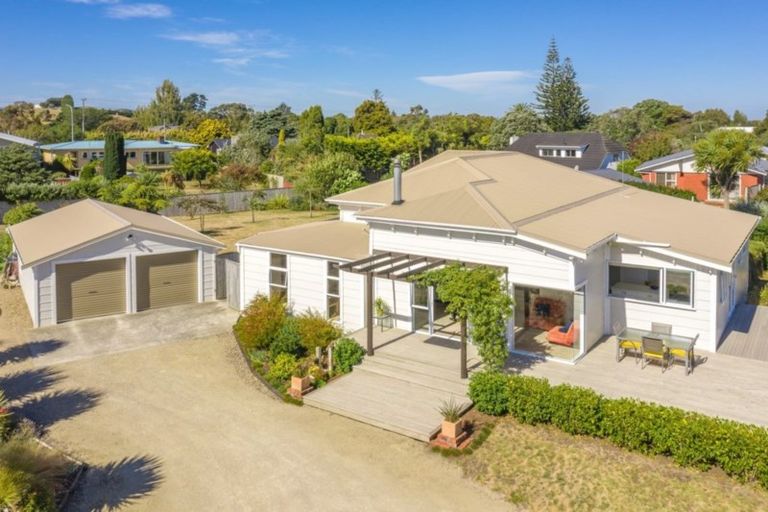 Photo of property in 8a Tirimoana Place, Otamatea, Whanganui, 4501