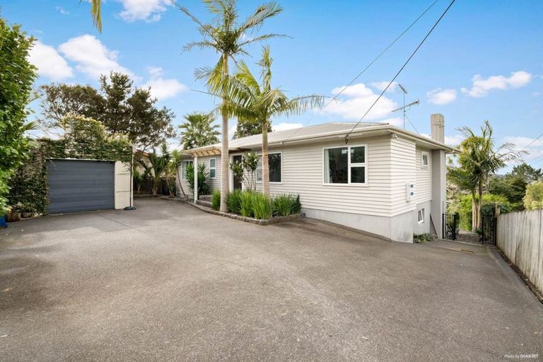 Photo of property in 17 Beatrice Avenue, Hillcrest, Auckland, 0627
