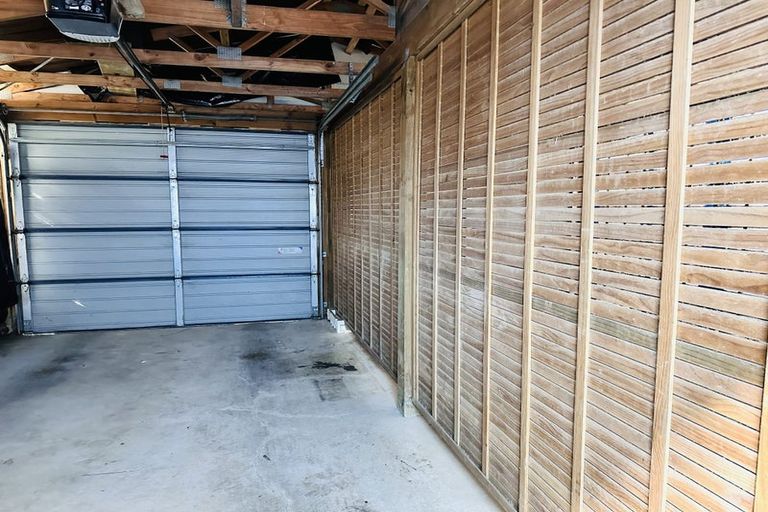 Photo of property in 8/2 Armoy Drive, East Tamaki, Auckland, 2016