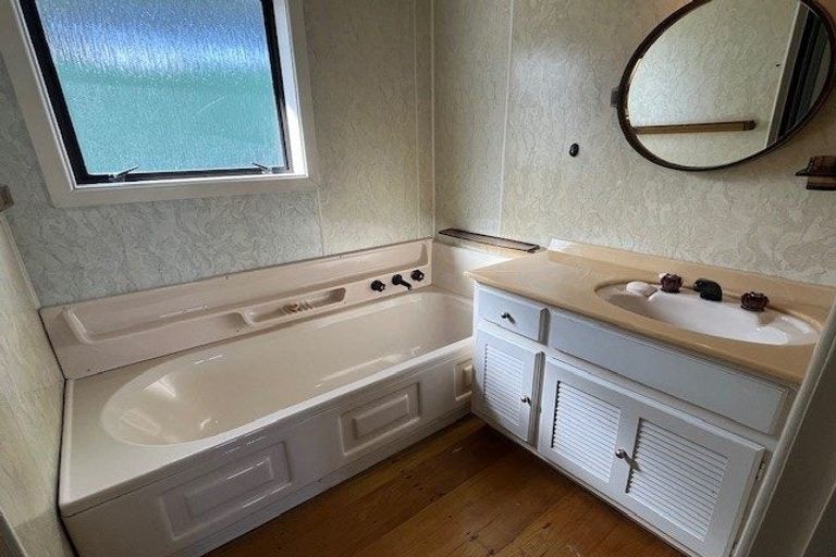 Photo of property in 96 Moore Street, Howick, Auckland, 2014