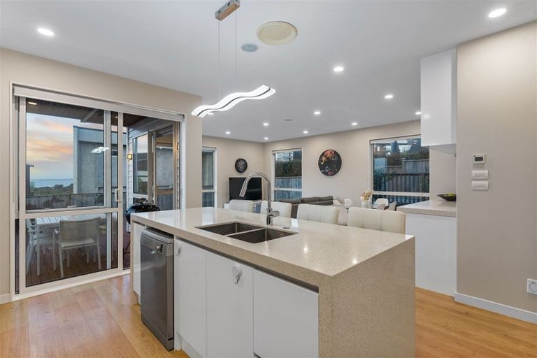 Photo of property in 17 Bounty Road, Long Bay, Auckland, 0630