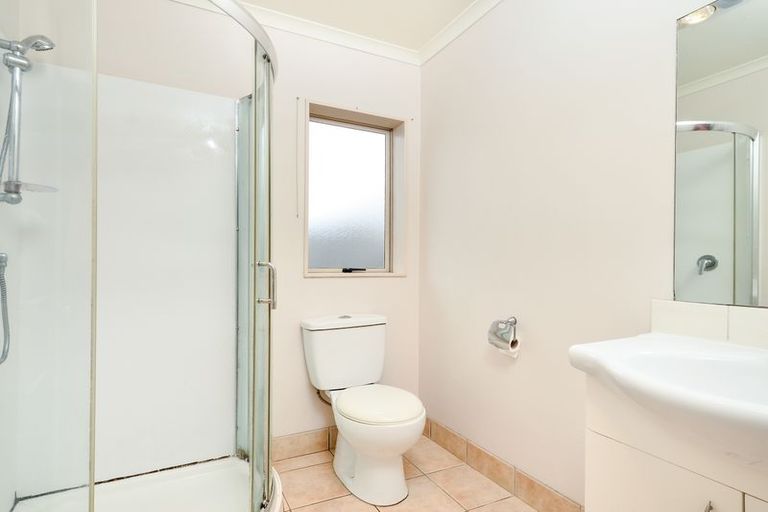 Photo of property in 46 Garelja Road, Henderson, Auckland, 0612