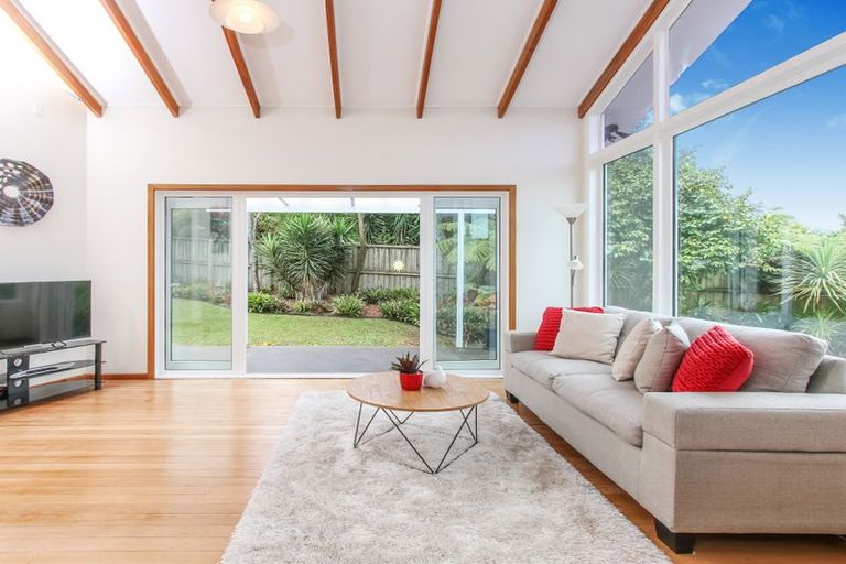 Photo of property in 17 Tagor Street, Glen Eden, Auckland, 0602