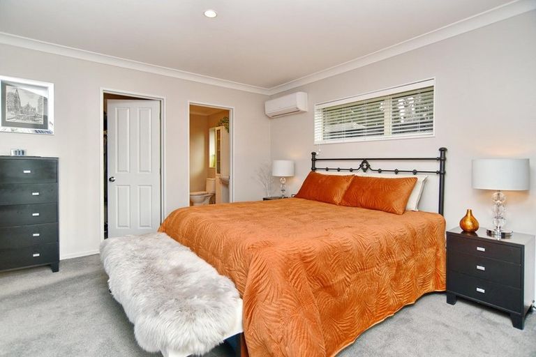 Photo of property in 5 Amoka Crescent, Parklands, Christchurch, 8083