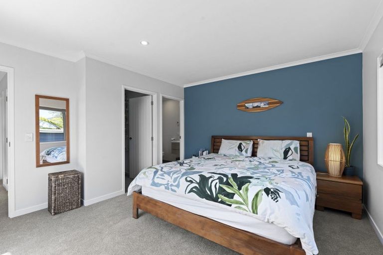 Photo of property in 5d Tui Grove, Oakura, 4314