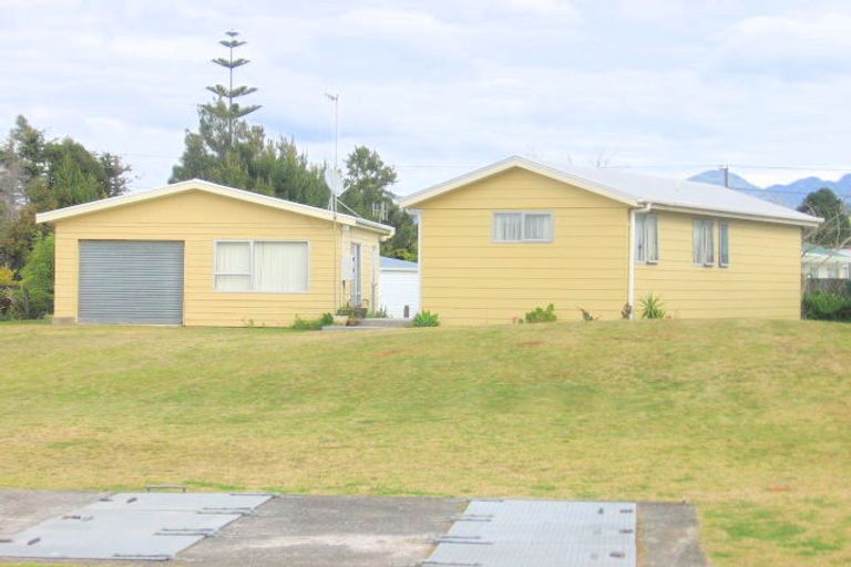 Photo of property in 109 Beverley Terrace, Whangamata, 3620