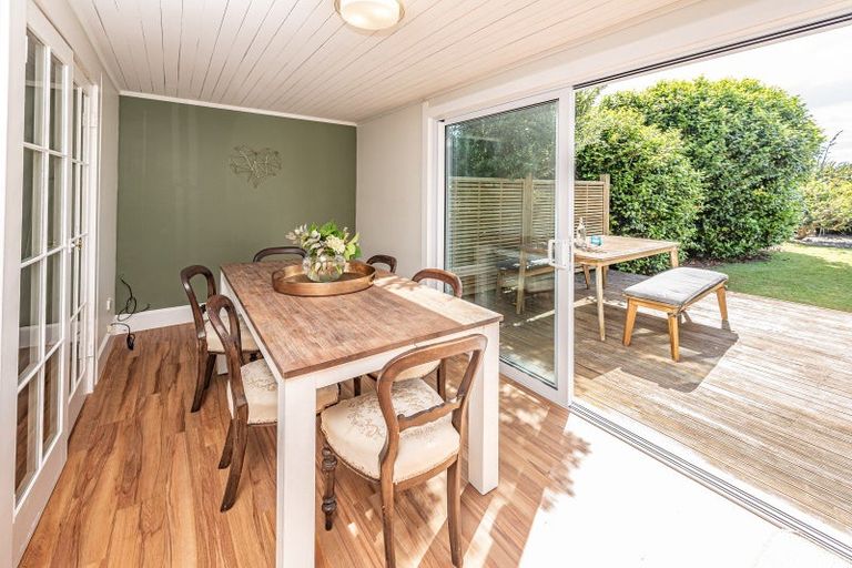 Photo of property in 2 Godwin Crescent, College Estate, Whanganui, 4500