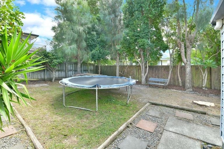 Photo of property in 37 Bay Street, Red Beach, 0932