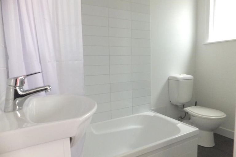 Photo of property in 14 Kenwyn Terrace, Newtown, Wellington, 6021