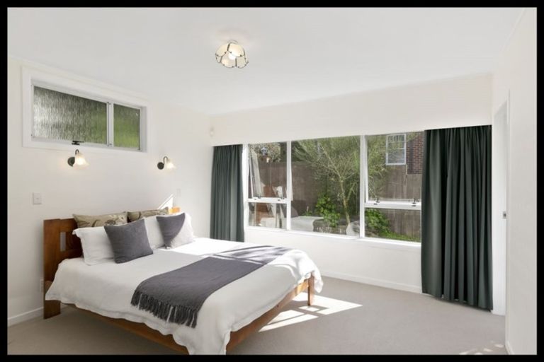 Photo of property in 19a Woodmancote Road, Khandallah, Wellington, 6035