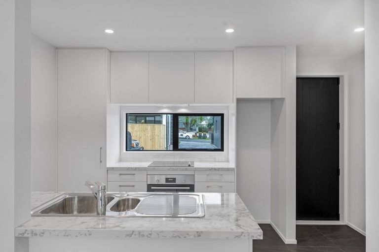 Photo of property in 66d Royal View Road, Te Atatu South, Auckland, 0610