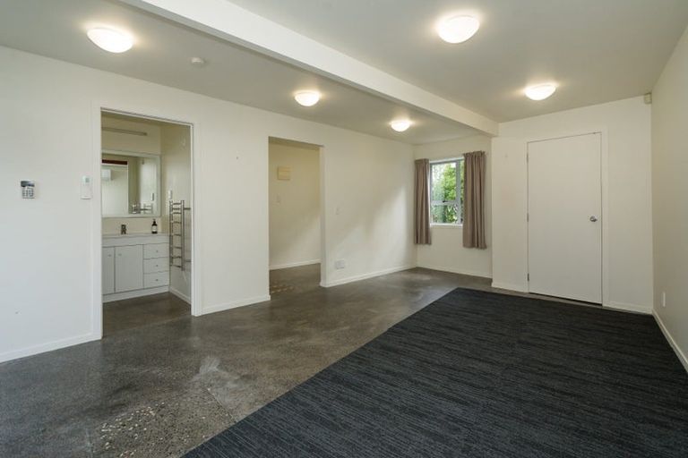 Photo of property in 24 Laurina Road, Sunnynook, Auckland, 0620