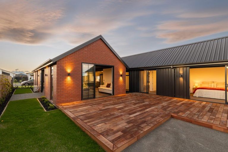 Photo of property in 32 Finstock Way, Rolleston, 7614