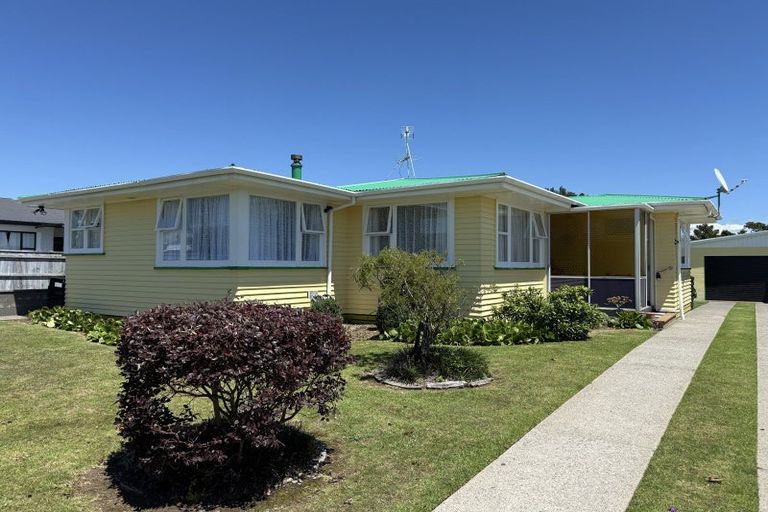 Photo of property in 61 Browne Street, Waitara, 4320