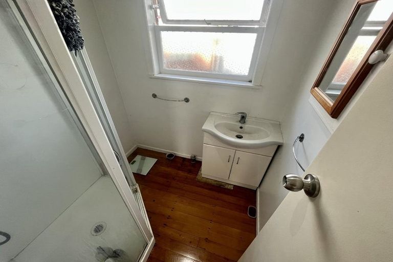 Photo of property in 1/87 Lake Road, Belmont, Auckland, 0622