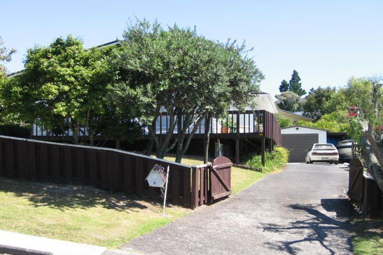 Photo of property in 5 Nor'east Drive, Northcross, Auckland, 0632