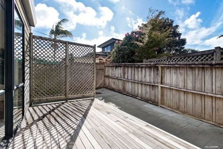 Photo of property in 16a Wilisa Rise, Goodwood Heights, Auckland, 2105