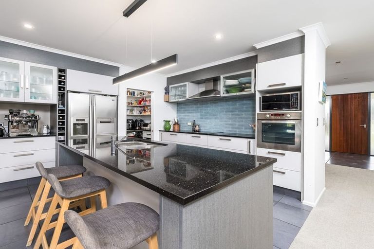 Photo of property in 55 Timaru Road, Waimate, 7924