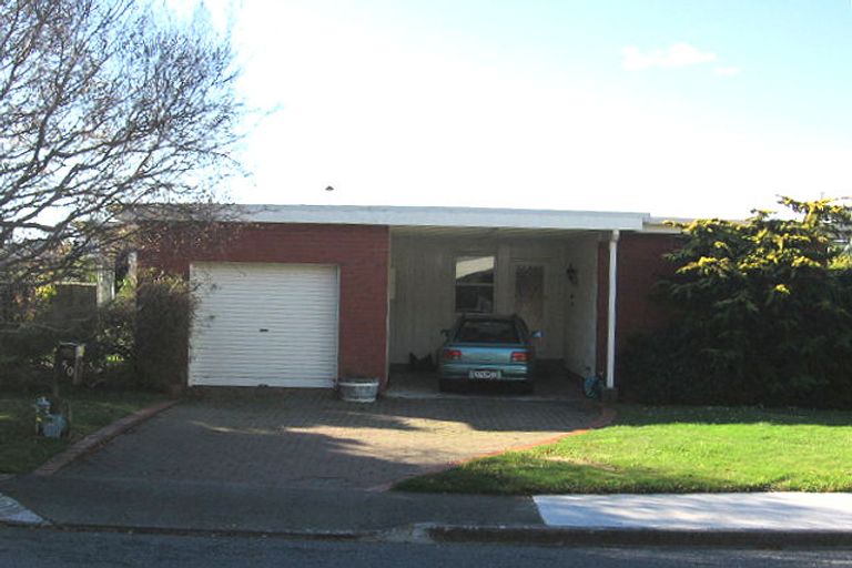 Photo of property in 50 Churton Drive, Churton Park, Wellington, 6037