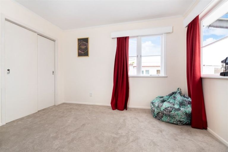 Photo of property in 12a Rosier Road, Glen Eden, Auckland, 0602