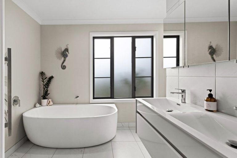 Photo of property in 136 Kopanga Road, Havelock North, 4130