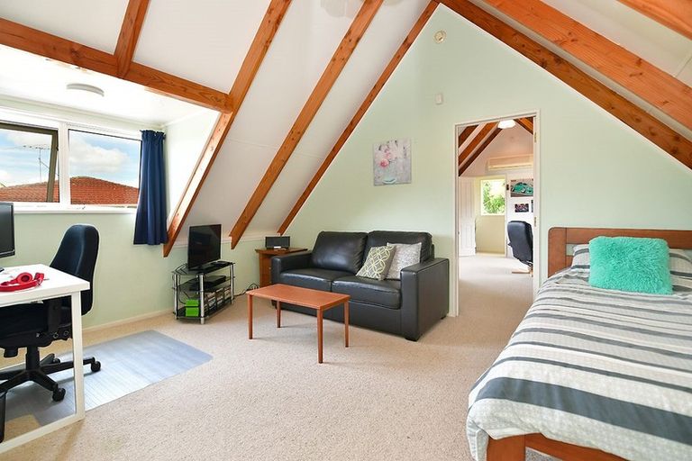 Photo of property in 7 Amberly Rise, Helensville, 0800