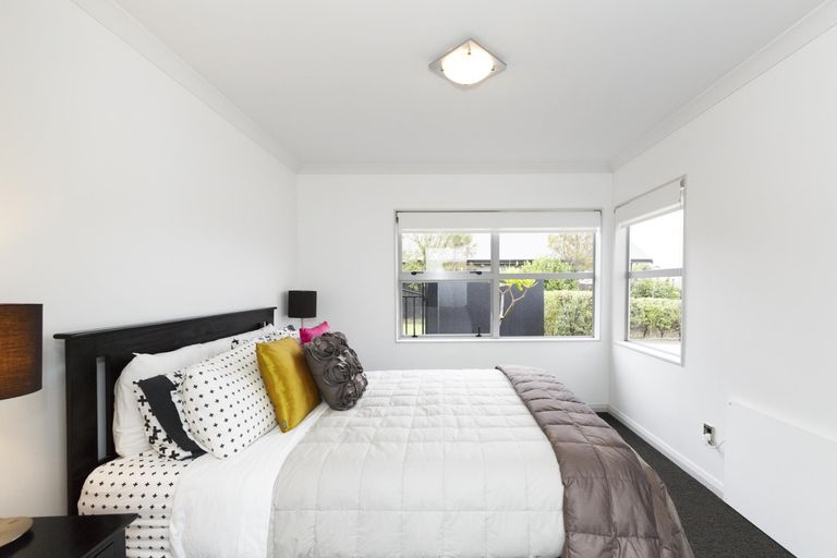 Photo of property in 6 Rodeo Drive, Kelvin Grove, Palmerston North, 4414