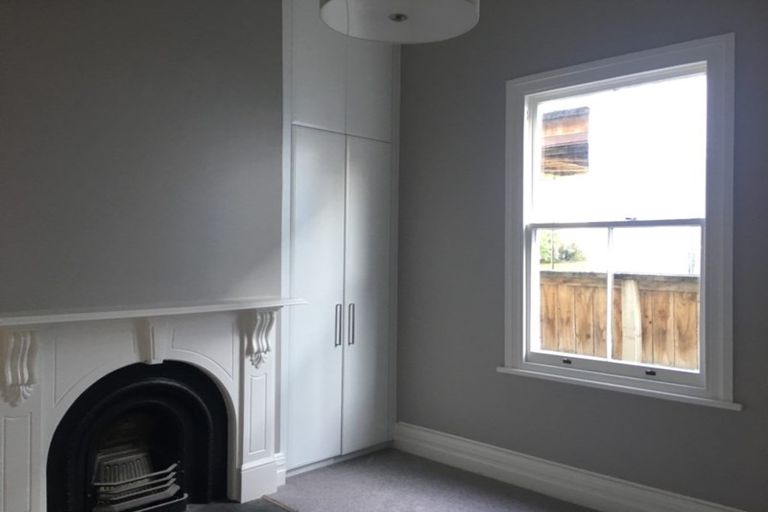 Photo of property in 1/2 Milton Road, Northcote Point, Auckland, 0627