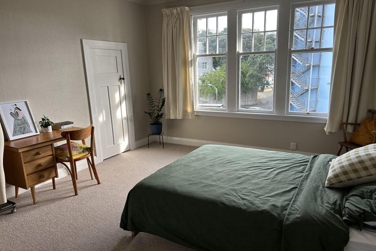 Photo of property in Pukehinau Flats, 4/1 Brooklyn Road, Mount Cook, Wellington, 6011