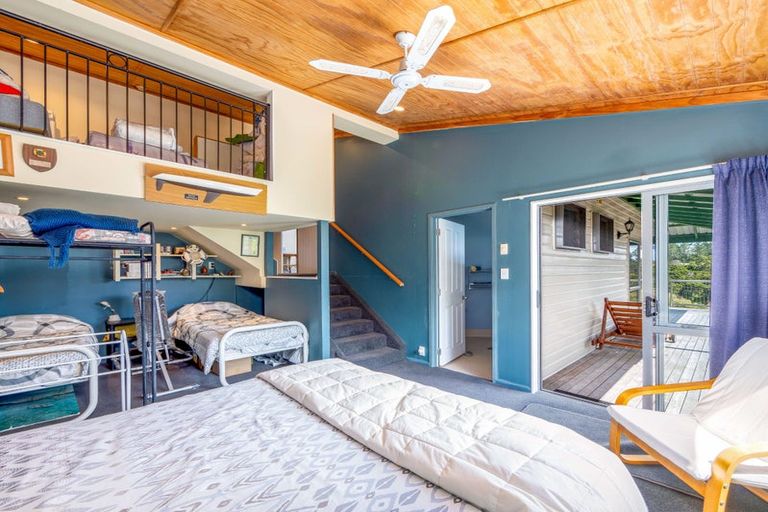 Photo of property in 104 Te Wahapu Road, Russell, 0272