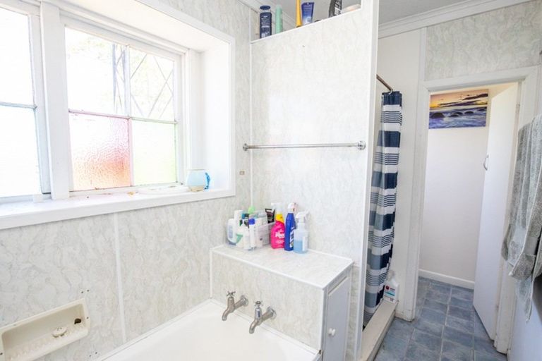 Photo of property in 23 Pipiroa Road, Ngatea, 3503