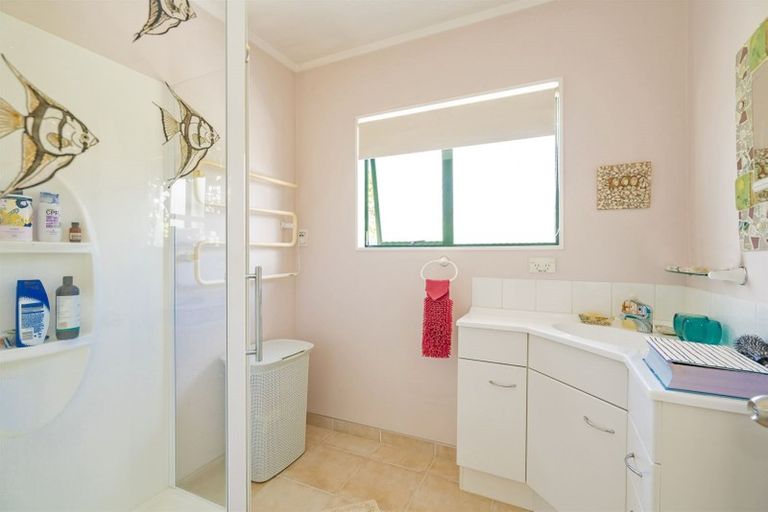 Photo of property in 10 Christa Court, Whitianga, 3510