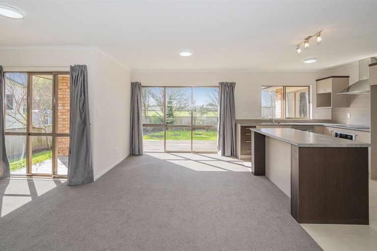 Photo of property in 48 Carina Way, Whitianga, 3510