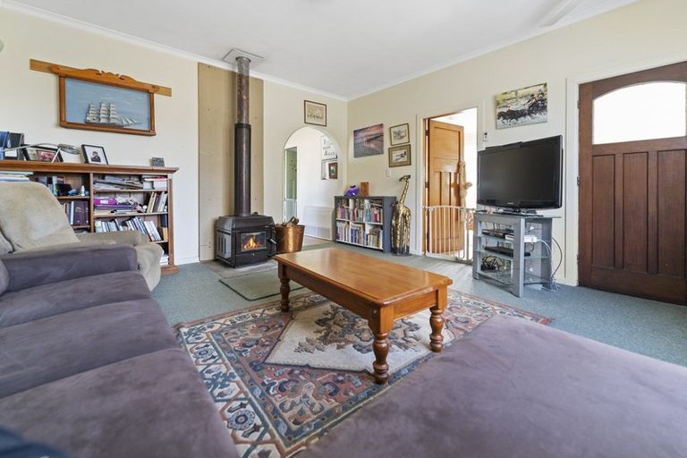 Photo of property in 108 Fairfax Street, Murchison, 7007