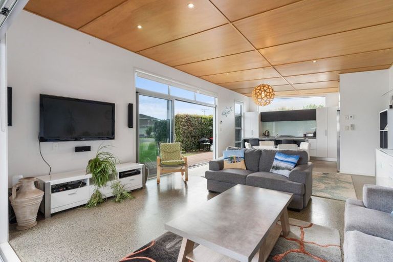 Photo of property in 100 Sylvia Road, Whangamata, 3620