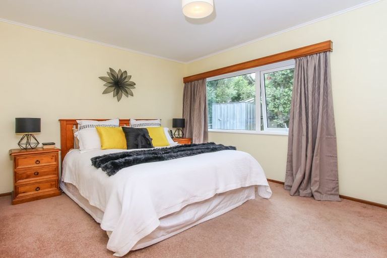 Photo of property in 17 Tagor Street, Glen Eden, Auckland, 0602
