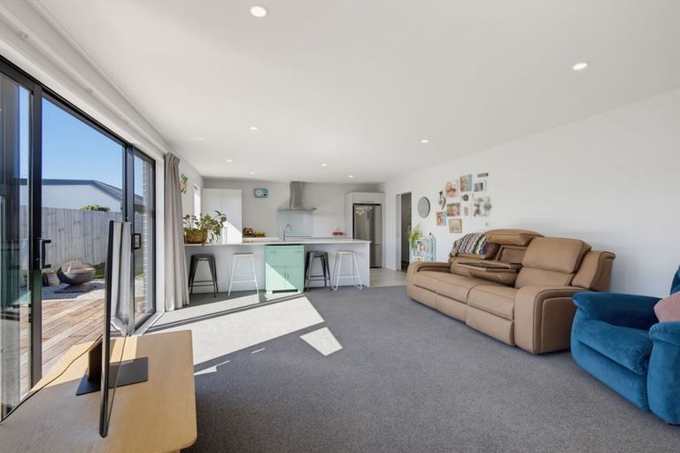Photo of property in 22 Perendale Street, Belfast, Christchurch, 8051