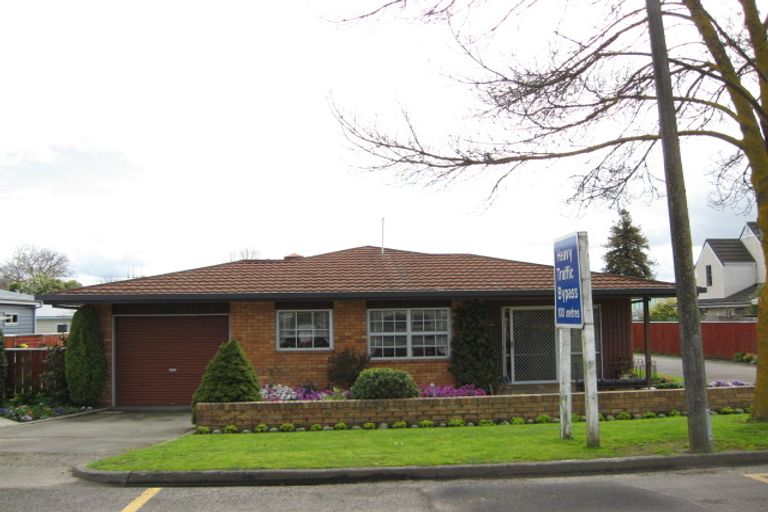 Photo of property in 2/24 Middle Road, Havelock North, 4130