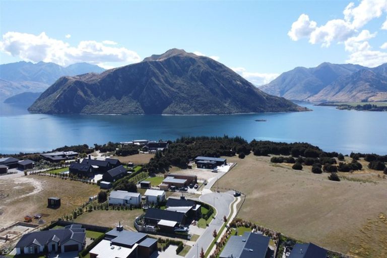 Photo of property in 3 Bull Ridge, Wanaka, 9305