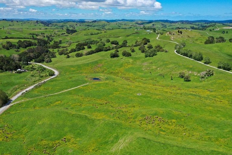 Photo of property in 156 Marohemo Road, Maungaturoto, 0583