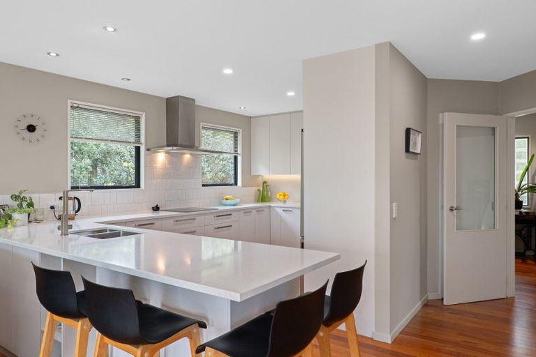 Photo of property in 32 Hyndhope Road, Kennedys Bush, Christchurch, 8025