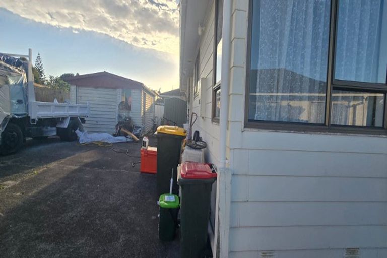 Photo of property in 96 Hyperion Drive, Randwick Park, Auckland, 2105