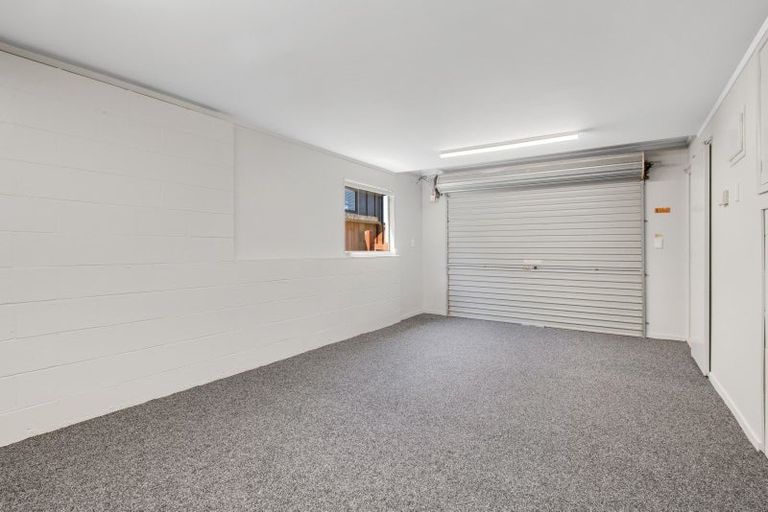 Photo of property in 11 William Bayes Place, Red Beach, 0932