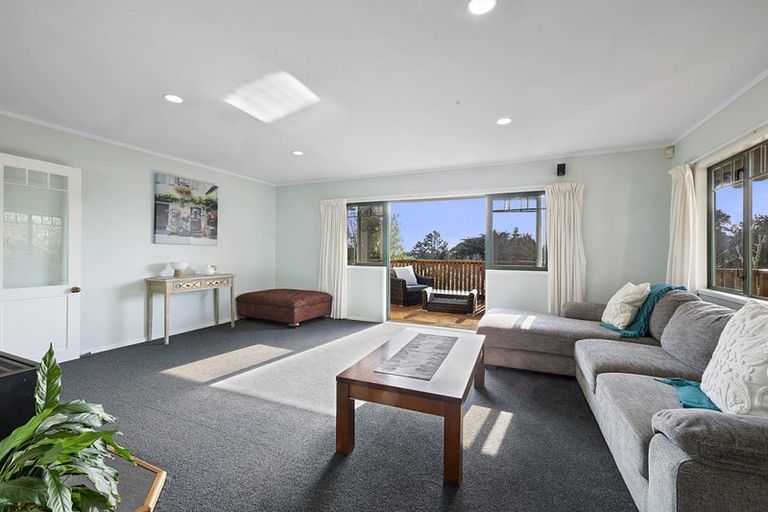 Photo of property in 6 Pararewa Drive, Whalers Gate, New Plymouth, 4310