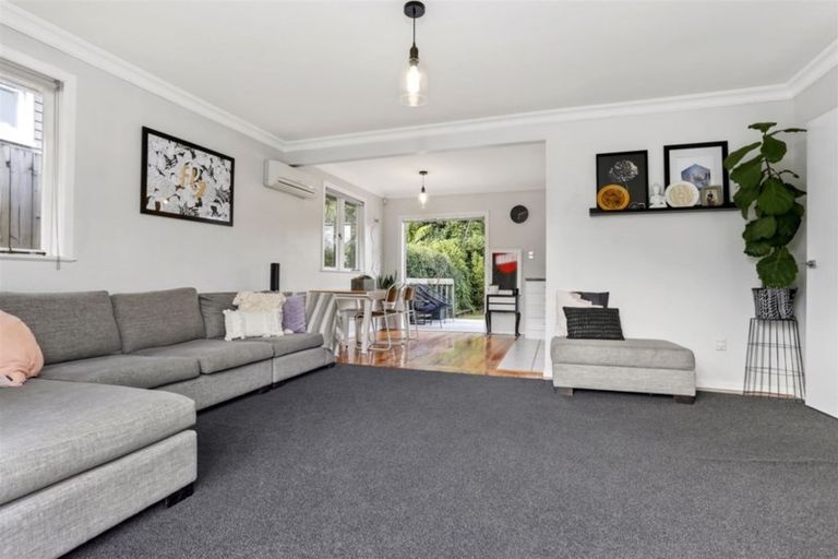 Photo of property in 10a Matama Road, Glen Eden, Auckland, 0602