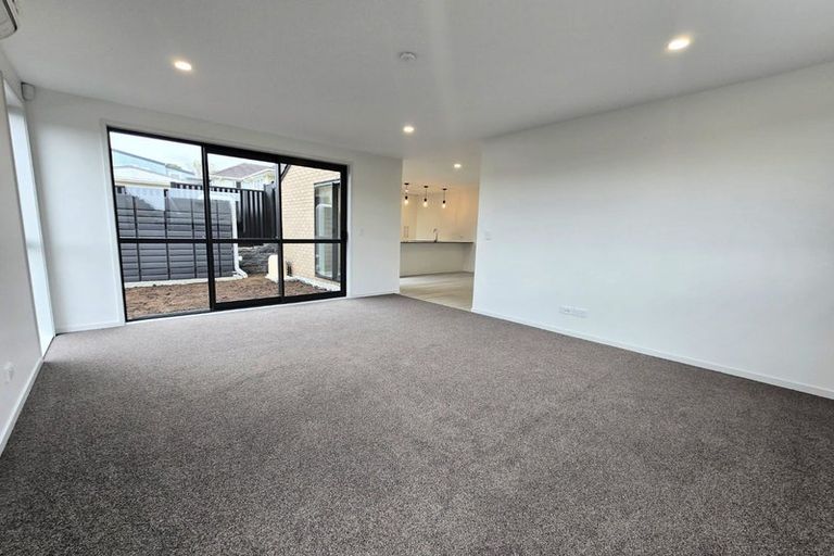 Photo of property in 16 Reiman Street, New Lynn, Auckland, 0600