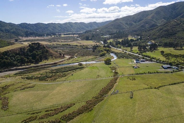 Photo of property in Turvey Farm, 904b Coast Road, Wainuiomata Coast, Wainuiomata, 5373