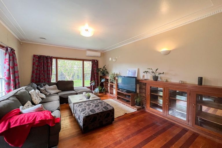 Photo of property in 227 Titirangi Road, Titirangi, Auckland, 0604