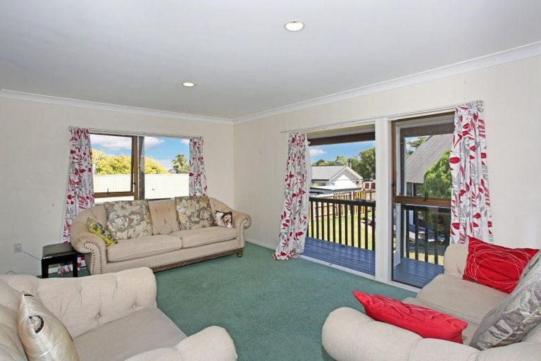 Photo of property in 26 Kingsclere Place, Goodwood Heights, Auckland, 2105