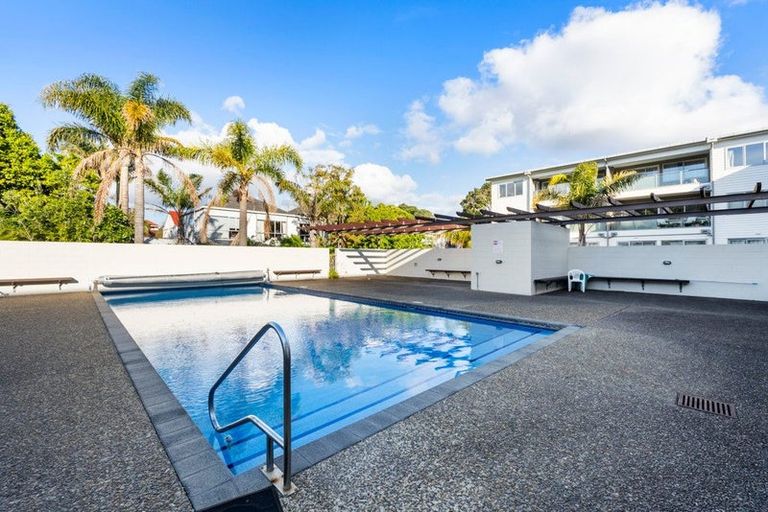 Photo of property in Bay Palms Apartments, 2/30c Bute Road, Browns Bay, Auckland, 0630